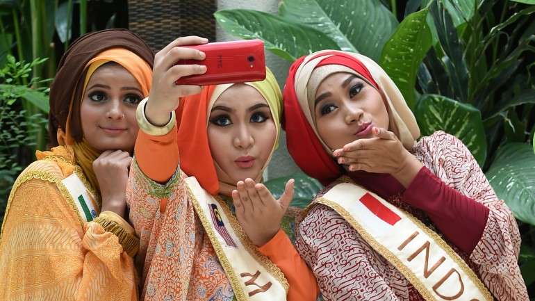 A resposta às críticas às "selfies" foi... mais "selfies"