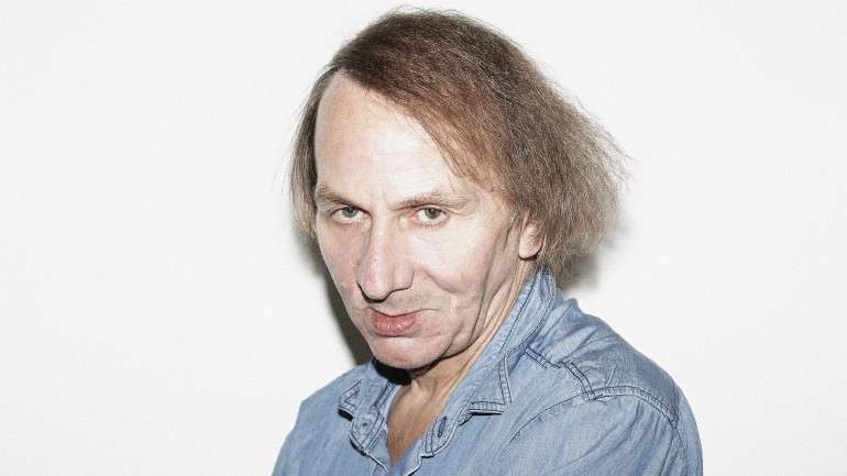 Em 2001, Houellebecq disse que "o Islão é a mais estúpida das religiões"