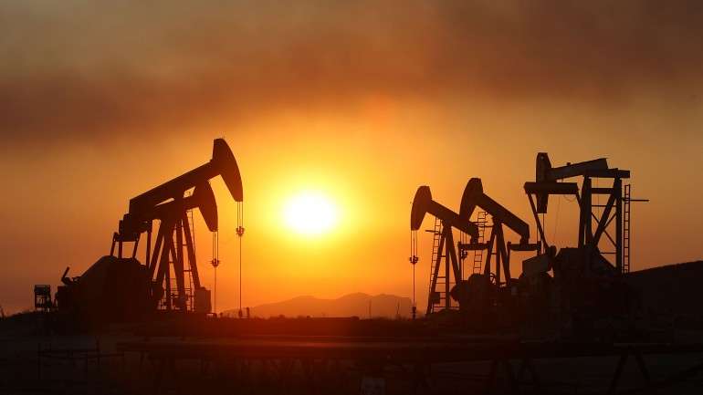 Petróleo a metade do preço em comparação com 2014