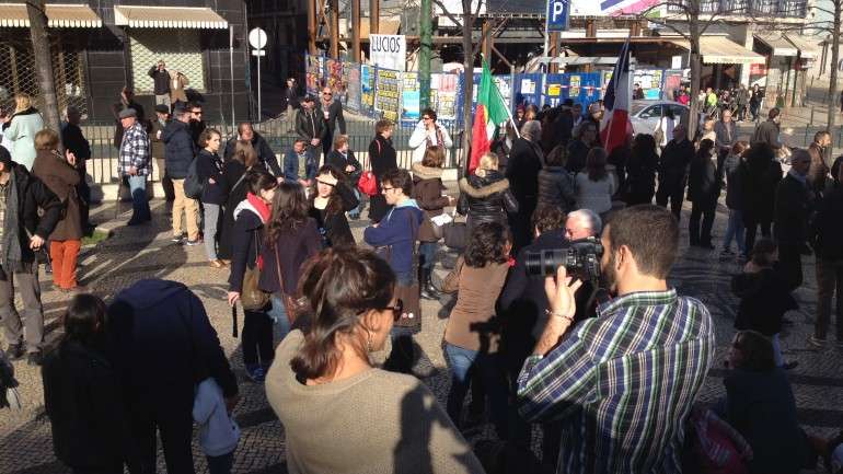 Lisboa associa-se a marcha em Paris
