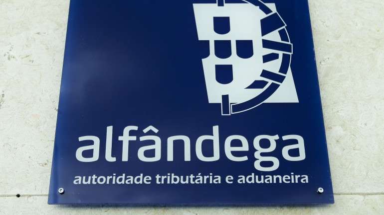 Governo autoriza a Autoridade Tributária a assumir encargos para este ano e o próximo que não podem exceder no total os 4,3 milhões de euros