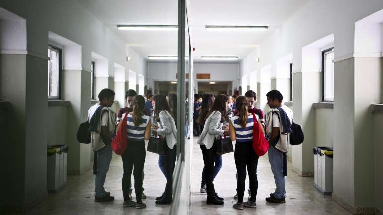 Em 2012, segundo a OCDE, 34,3% dos alunos com mais de 15 anos em Portugal já tinham chumbado pelo menos um ano de escolaridade