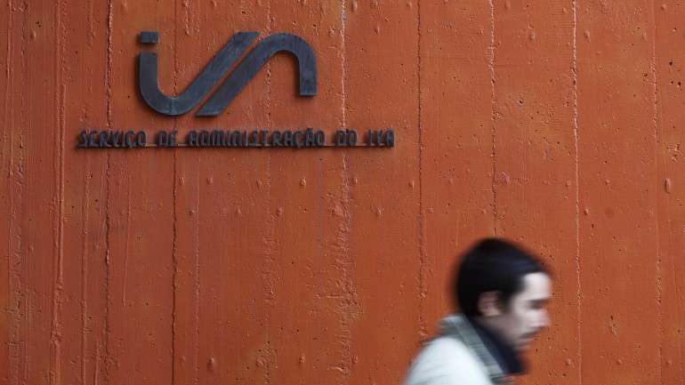 Contribuintes podem deduzir em IRS 15% do valor correspondente do IVA, até ao máximo de 250 euros, pago em quatro setores distintos