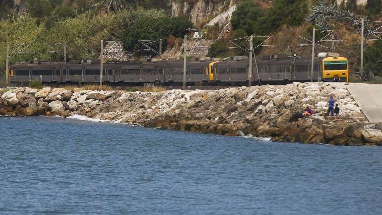 Comboios tinham sido suprimidos a 18 de janeiro