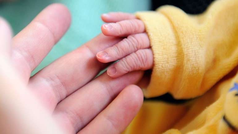 A criança foi retirada à mãe quando tinha cinco meses