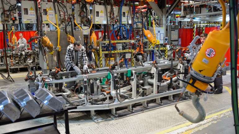 A produção industrial média cresceu 0,6% na zona euro e 1,0% na União Europeia