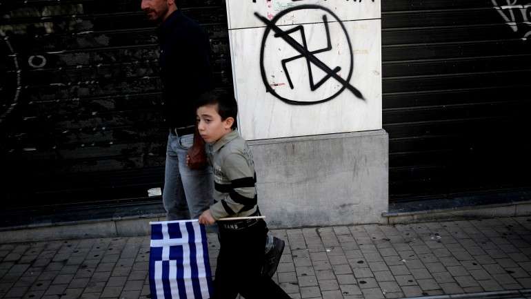 Tsipras pede 162 mil milhões de euros