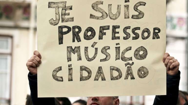Na quarta-feira, o Tribunal de Contas visou 34 processos que estiveram no tribunal 16 dias úteis