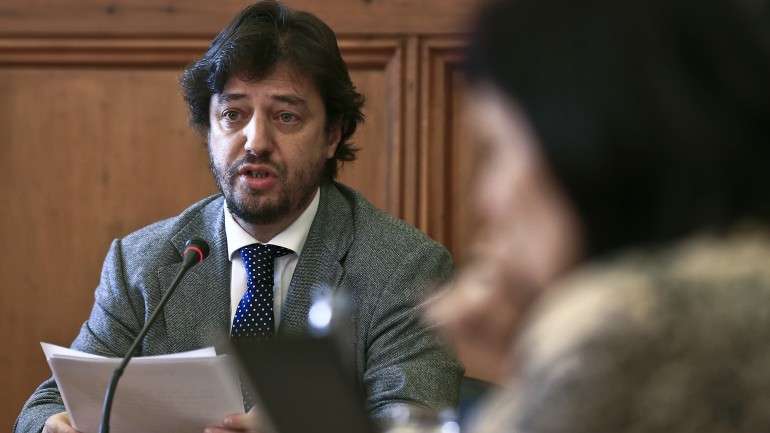 Poiares Maduro reconhece uma vertente económica mas também social na entrega de fundos