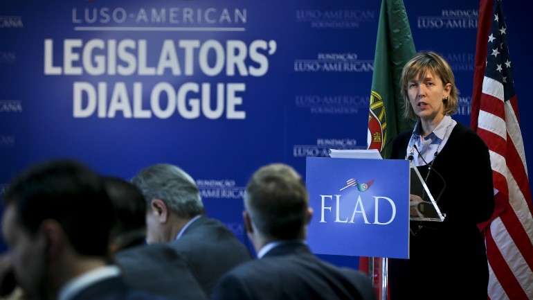 Reformas fiscais implementadas ainda não representaram um "desagravamento significativo da carga fiscal", disse Maria Luís Albuquerque