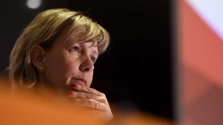 Maria Luís Albuquerque: projeções europeias apontam para um défice público de 3,2% do PIB em 2015