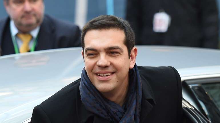 Tsipras ainda está na reunião do Conselho Europeu