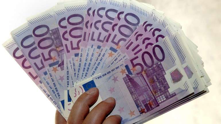 Dívida pública sobe e fica acima da meta do Governo