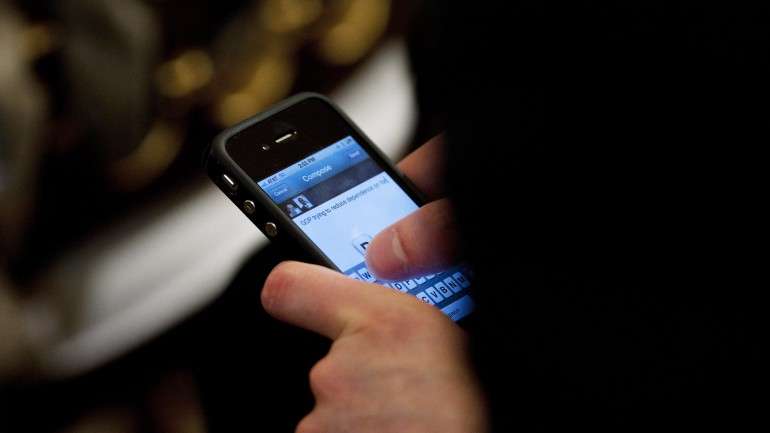 A Comissão Europeia havia proposto a eliminação de qualquer custo suplementar por este serviço de chamadas de telemóvel
