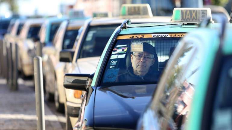 Uber é uma “grave violação no direito europeu e nacional das regras de acesso e exercício da atividade e de concorrência”