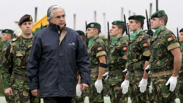 Aguiar-Branco está em visita a S. Tomé e Guiné Bissau