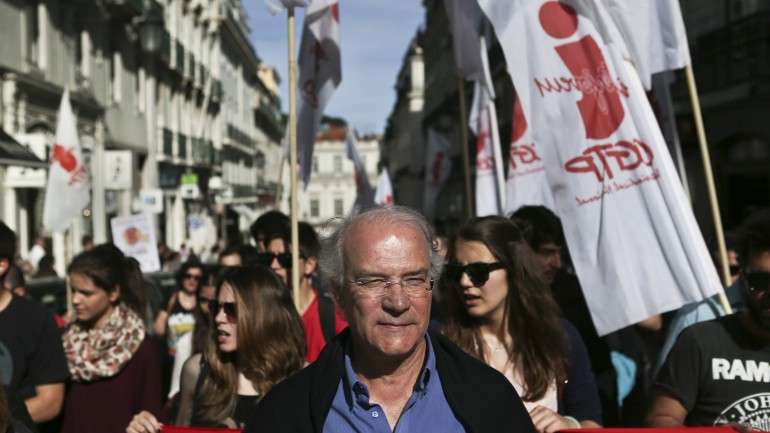 "Não há nenhuma família em Portugal que não tenha alguém que esteja desempregado ou que esteja numa situação de precariedade", disse Arménio Carlos
