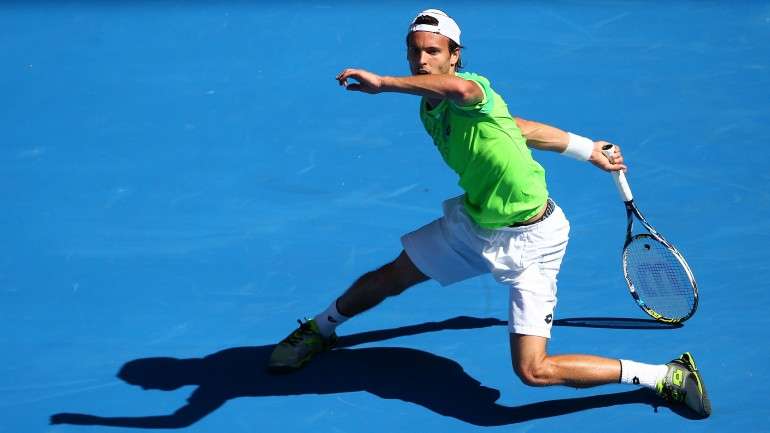 João Sousa, atual 53.º classificado do ranking ATP, é um dos 19 tenistas com entrada direta no quadro principal do Estoril Open. O tenista de Guimarães alcançou em 2014 a melhor classificação de sempre (35.º) de um português no ranking ATP