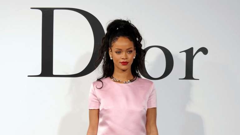 Rihanna já antes deu a cara pela Gucci, Emporio Armani e Balmain