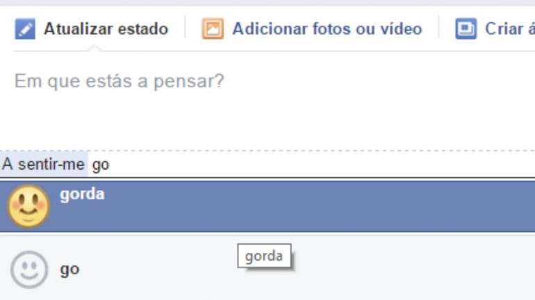 A opção de adicionar um estado associando uma emoção foi lançada em 2013 pelo Facebook