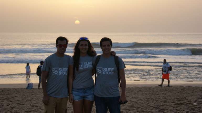 João Rodrigues, Joana Matos e Francisco Brito são os jovens que desenvolveram a Surfstoke