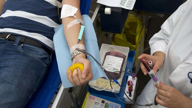 As células T são recolhidas do próprio doentes, modificadas e introduzidas novamente no doente