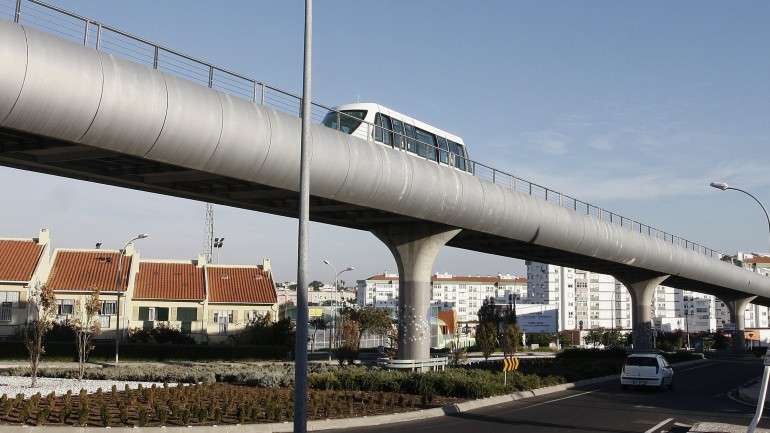 o SATU percorre um trajeto de 1,2 quilómetros entre Paço de Arcos e o Oeiras Parque, com uma média diária de 550 passageiros