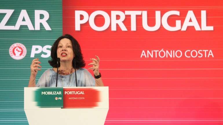 "Quanto a expulsões do Partido Socialista, faria muito mais sentido a expulsão do próprio Manuel Maria Carrilho do PS", afirmou Gabriela Canavilhas
