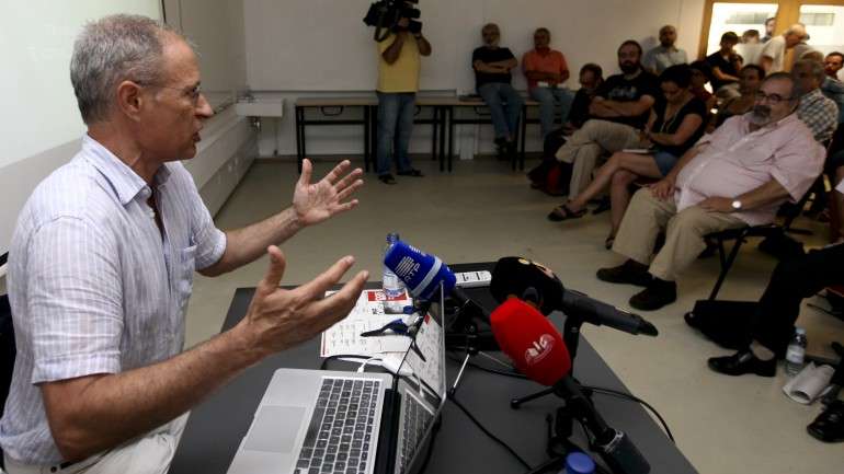 Se houver, por hipótese, uma redução de quatro por cento nestas contribuições isso "significa uma perda de receita de 1.600 milhões de euros" para a Segurança Social