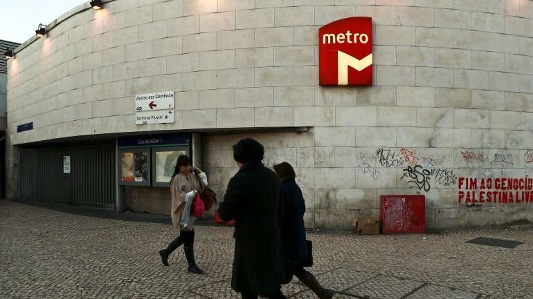 A greve da Carris, marcada para o mesmo dia, mantem-se