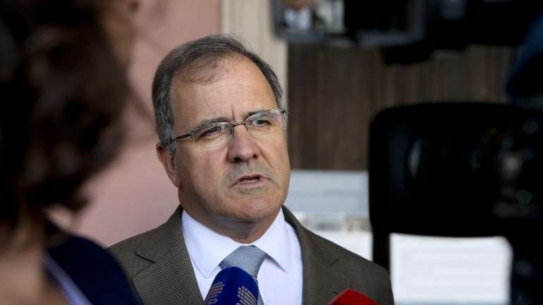 Pires de Lima apelou "ao bom senso" e à "razoabilidade dos pilotos" e sublinhou que "no fundo as pessoas que trabalham na TAP sentem que algo muito grave se pode passar se esta greve for concretizada"