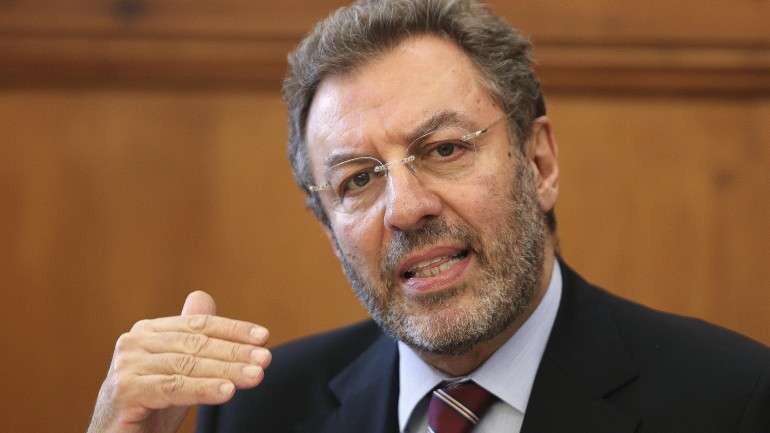 O ministro falava esta sexta-feira aos jornalistas à saída da sessão de abertura I Encontro de Escolas Ler+Jovem