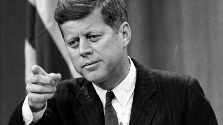 Diz-se que Ronald Reagan quebrou a maldição ao ter sobrevivido a uma tentativa de assassinato em 1981