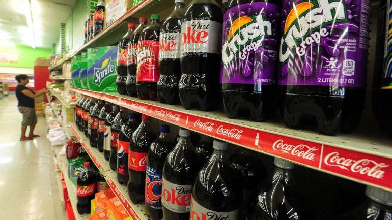 O governo deveria introduzir um limite para os níveis de açúcar em alguns produtos alimentares