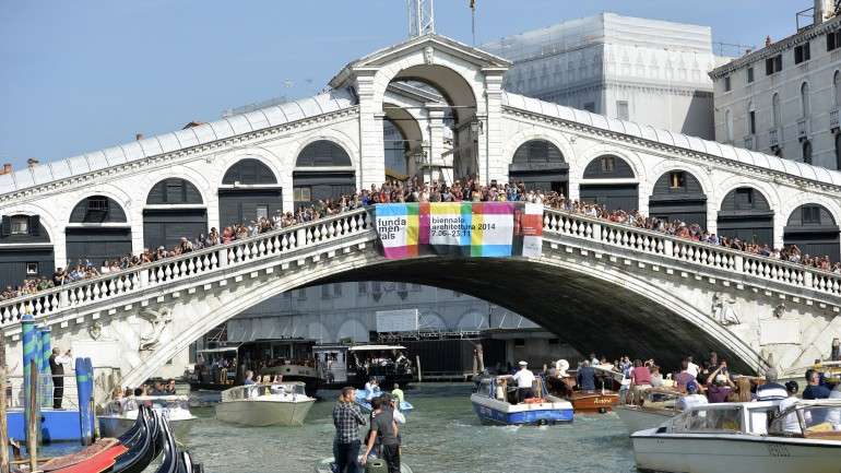 Apesar de estar relativamente estável, a Ponte de Rialto afundou cerca de 25 centímetros em 400 anos de existência