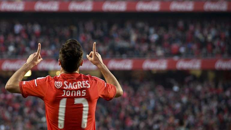 Jonas bisou pelo terceiro jogo seguido no campeonato e já vai com 16 golos, um a menos que Jackson Martínez