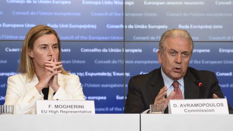 Dimitris Avramopoulos e Federica Mogherini divulgaram o plano de ação esta segunda-feira