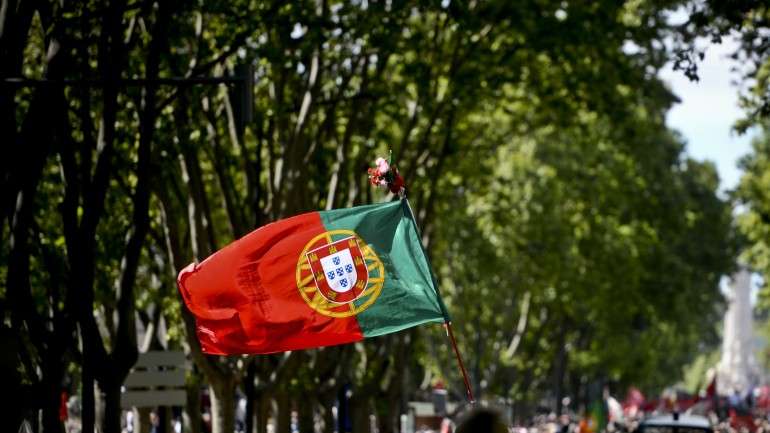 Economistas do Montepio e do Novo Banco preveem crescimentos de 1,7% e 1,6% em 2014, respetivamente.