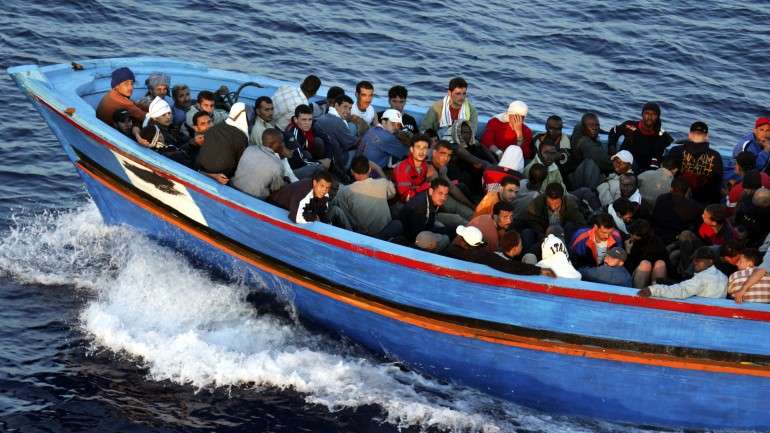 Vídeo divulgado pelo site noticioso grego Rodiaki com destroços do barco ao largo da ilha grega de Rhodes.