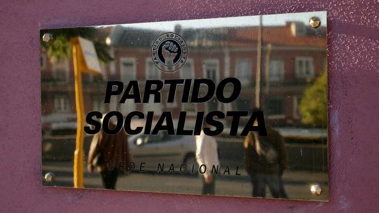 "Nem as pensões mínimas, nem os atuais pensionistas, serão afetados por esta medida", refere-se no documento