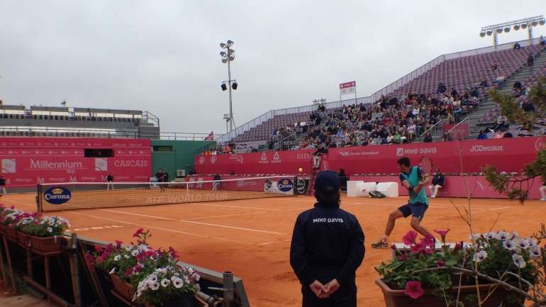 O court central e o estádio montado no Clube de Ténis do Estoril acolheram três encontro no sábado.
