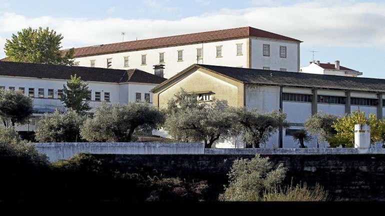 Reclusos terão consumido drogas na cadeia de Castelo Branco