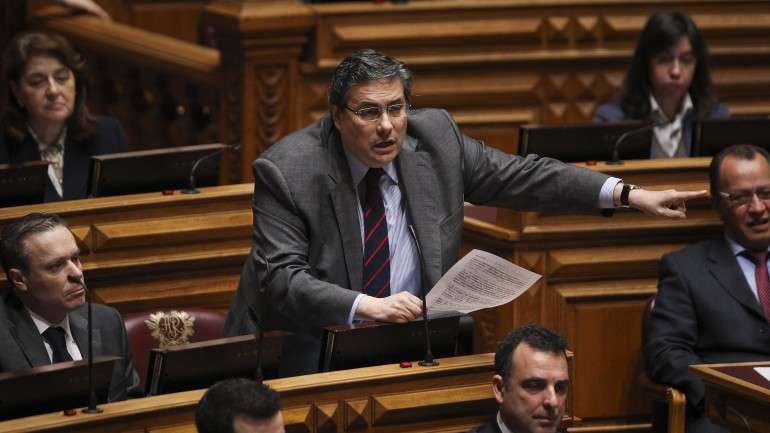 O deputado do PSD, Carlos Abreu Amorim, atacou o PS