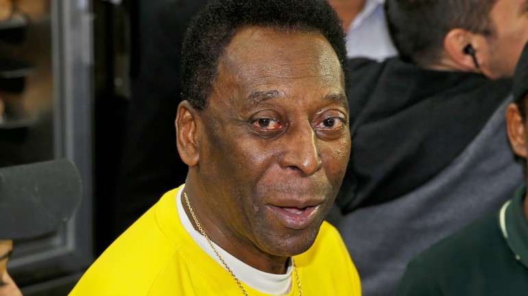 Pelé assumiu ter sido "apanhado de surpresa" com a demissão de Blatter