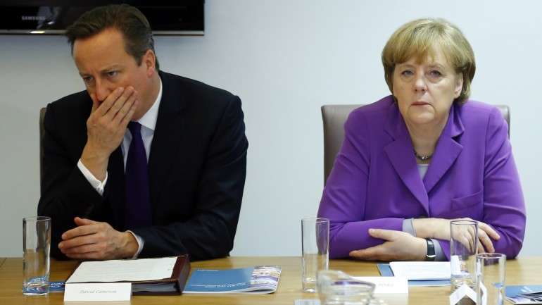 Merkel prometeu, esta sexta-feira, responder de forma "construtiva" às propostas do Reino Unido