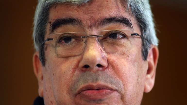 A posição de Ferro Rodrigues foi transmitida à entrada para a reunião da Comissão Nacional do PS