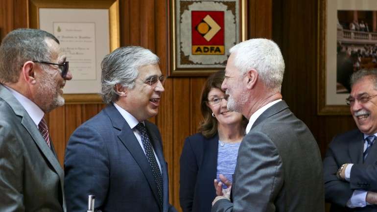 Na cerimónia do 41º aniversário da ADFA estiveram presentes, entre outros, o chefe do Estado-Maior-General das Forças Armadas e os chefes de Estado-Maior dos três ramos, o antigo Presidente da República Ramalho Eanes e o candidato presidencial Sampaio da Nóvoa