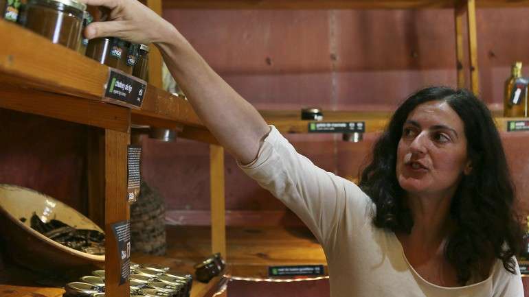 Os produtos estão à venda na loja da quinta e em 200 lojas distribuídas por todo o país