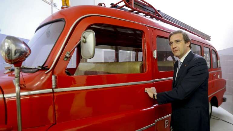 Passos Coelho esteve este sábado de visita ao quartel dos Bombeiros de Alijó