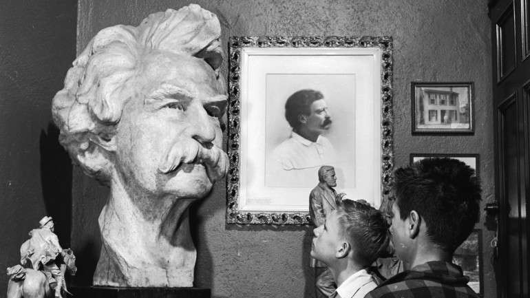 Mark Twain viveu no século XIX e é considerado um dos maiores romancistas americanos